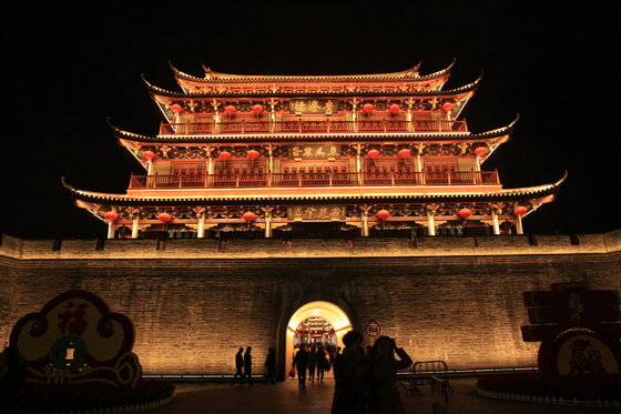 Proyecto de iluminación de Guangjiqiao Proyecto profesional de lavado de paredes LED IP65 para edificios altos temáticos de la ciudad